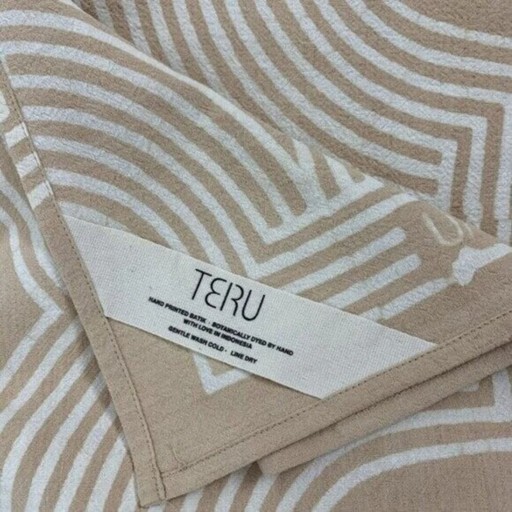 Teru Batik Coverlet Blanket 49 x 110 Tan Hand Printed Boho Home Decor